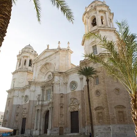 Arco Junto A La Catedral De Apartman *